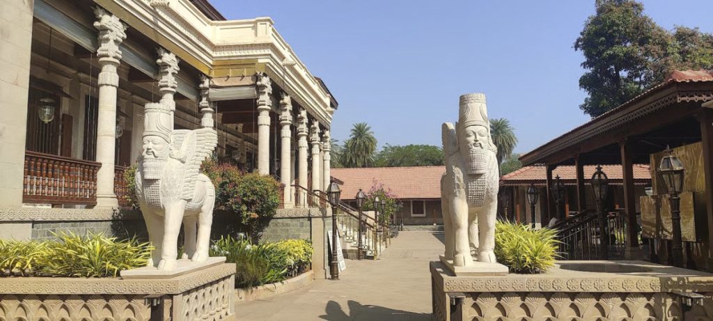 Iranshah Atash Behram in Udvada, Gujarat-the oldest Zoroastrian fire temple in India. Photo: Wikimedia Commons.